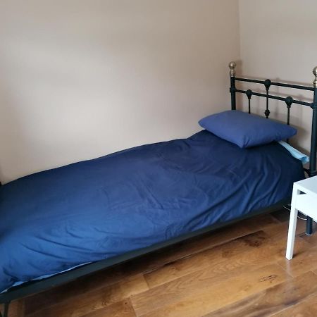 Charming Cottage 4 Bedroom Acton  Экстерьер фото